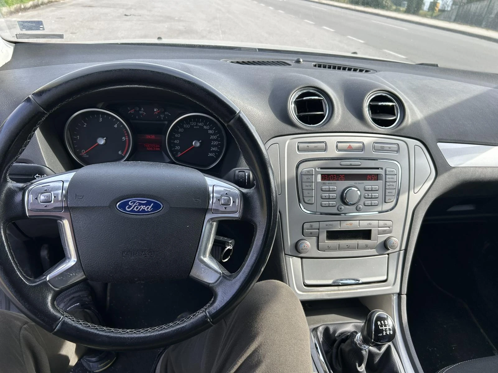 Ford Mondeo 1.8 TDCI (Напълно обслужена), снимка 14 - Автомобили и джипове - 53441355