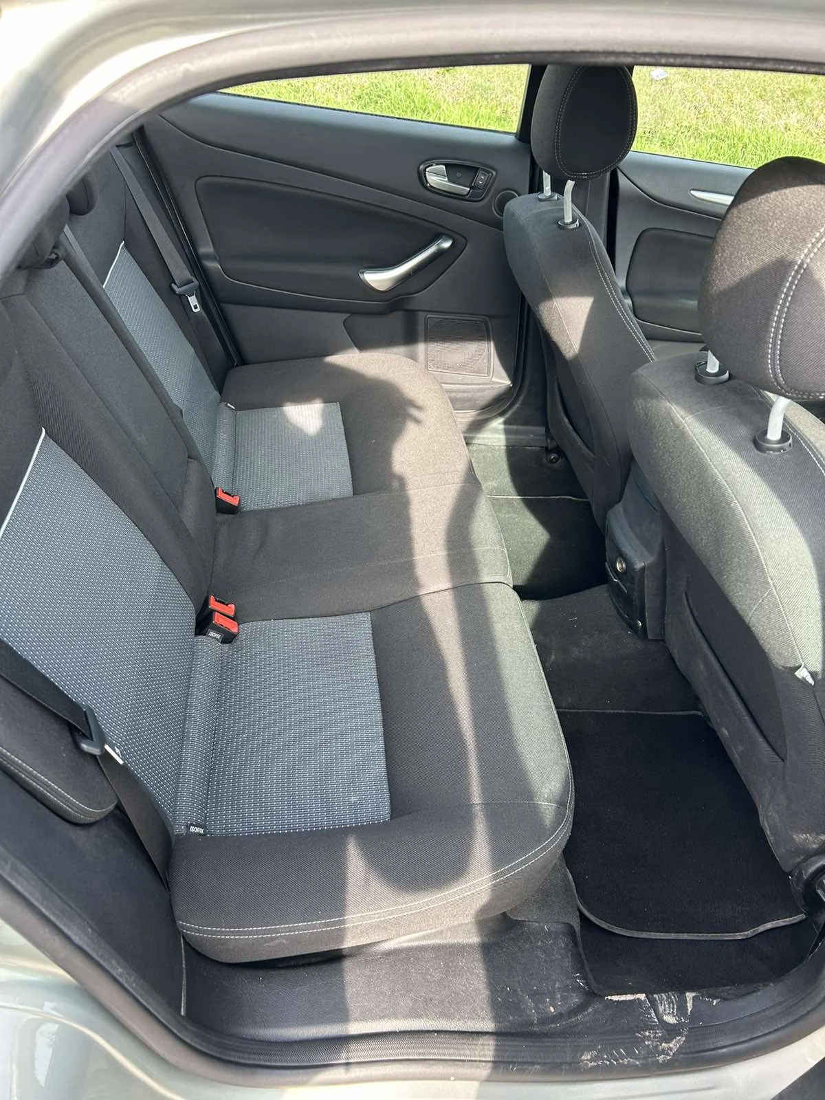 Ford Mondeo 1.8 TDCI (Напълно обслужена), снимка 13 - Автомобили и джипове - 53441355