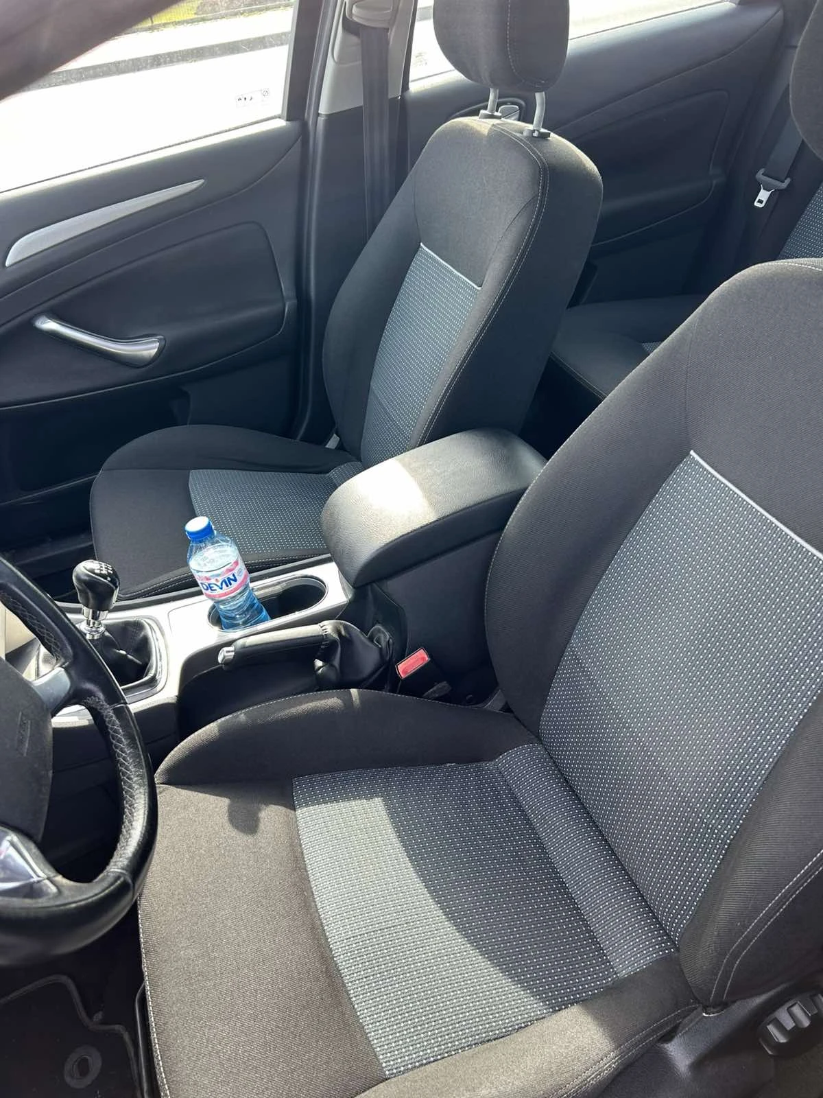 Ford Mondeo 1.8 TDCI (Напълно обслужена), снимка 9 - Автомобили и джипове - 53441355