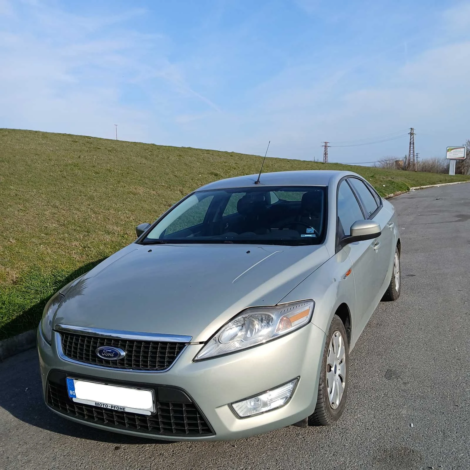 Ford Mondeo 1.8 TDCI (Напълно обслужена), снимка 2 - Автомобили и джипове - 53441355