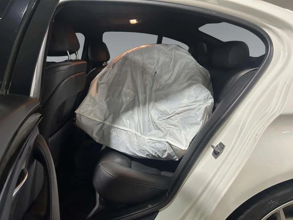 BMW 535 * 535i xDrive AWD | Leather | Sunroof * CARFAX * � | Mobile.bg � ����������� 16