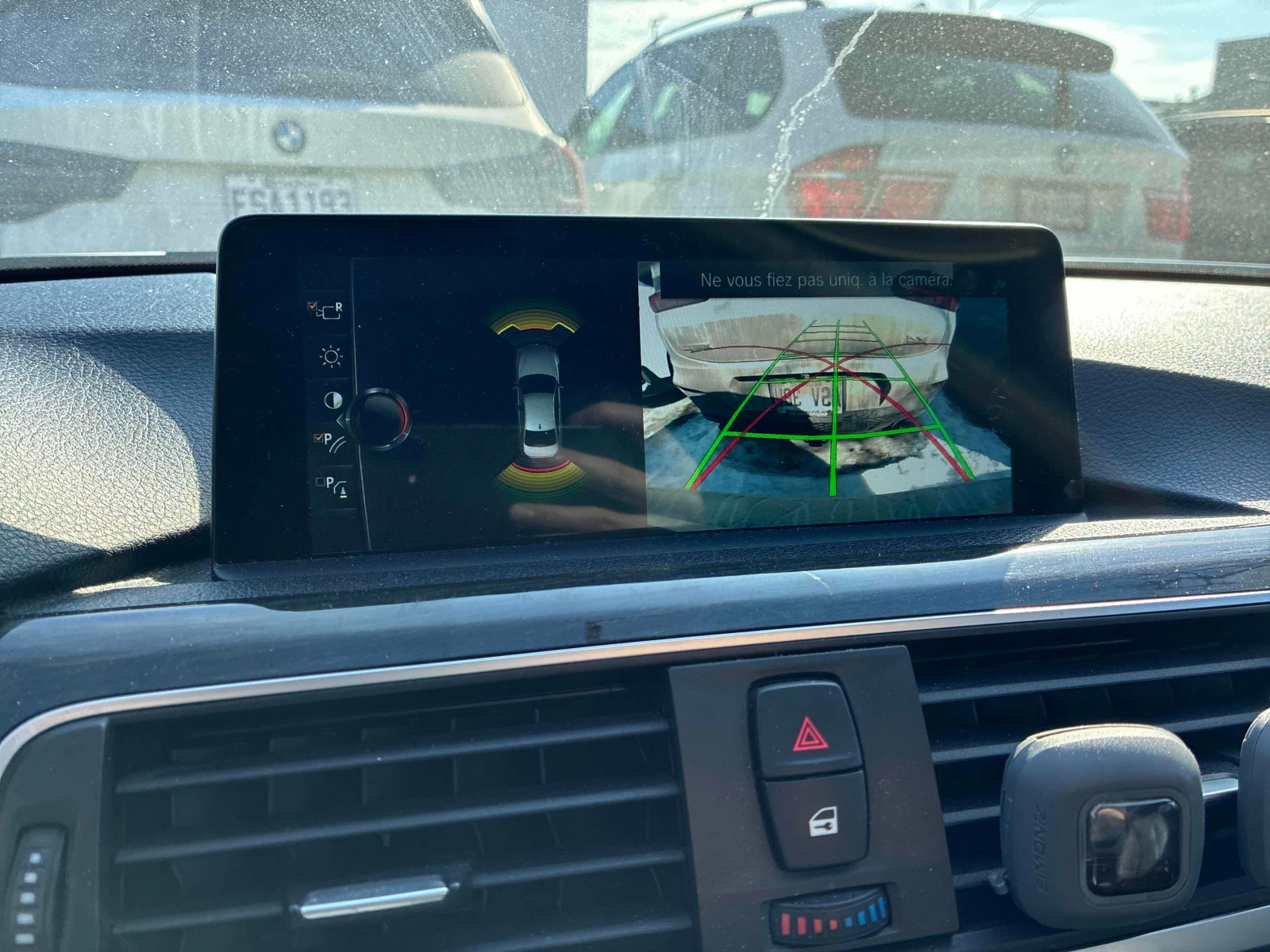 BMW 330  330i xDrive / CARFAX/ LED / CAMERA , снимка 16 - Автомобили и джипове - 53719390