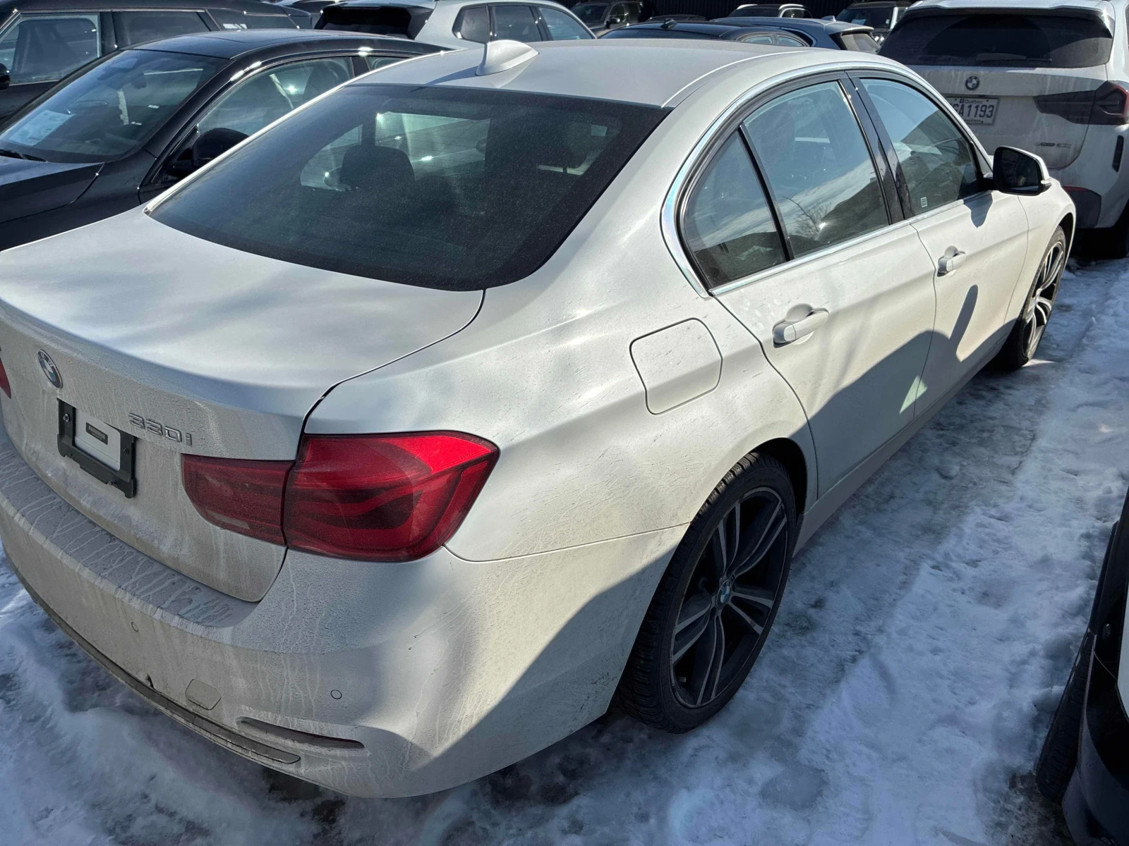 BMW 330  330i xDrive / CARFAX/ LED / CAMERA , снимка 3 - Автомобили и джипове - 53719390