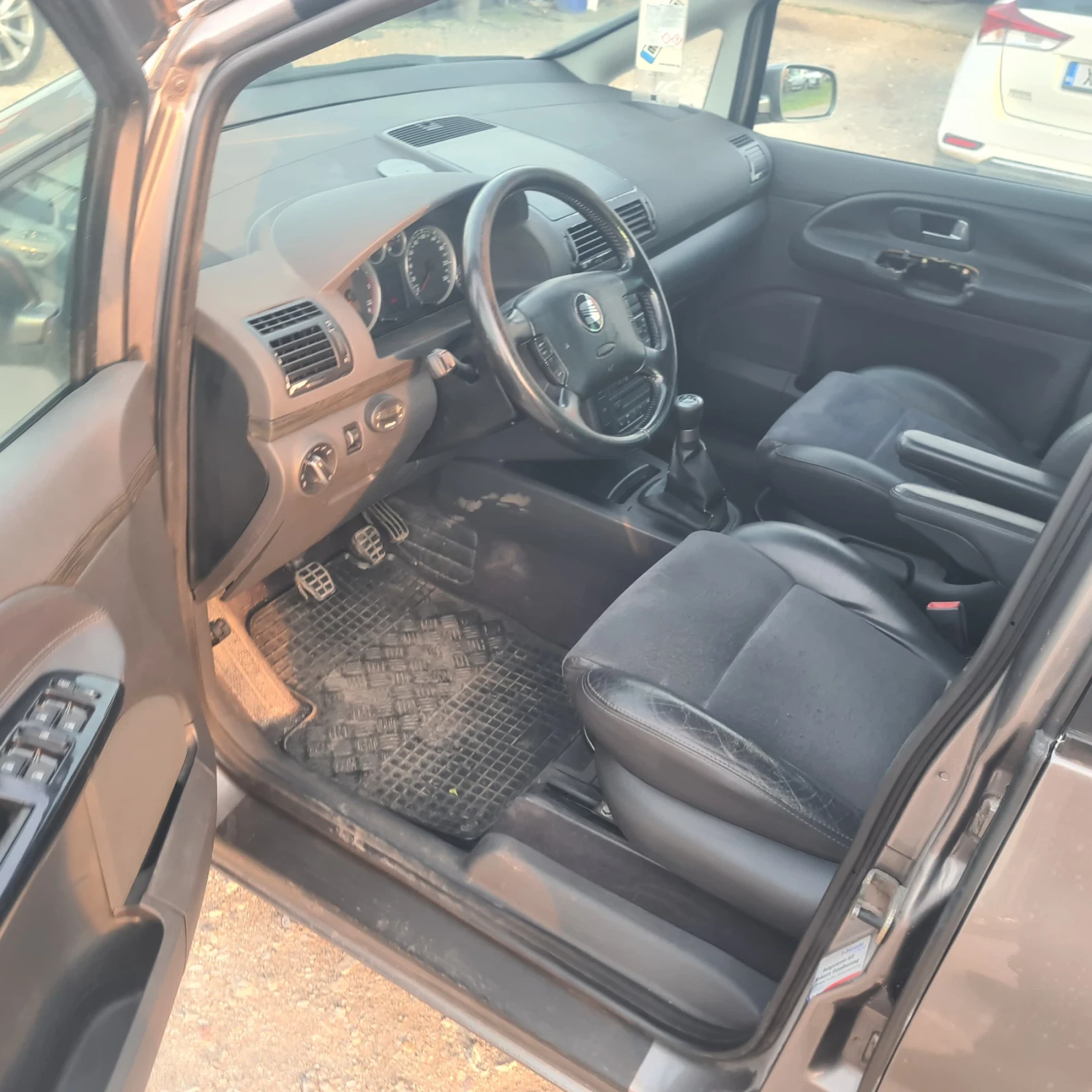 Seat Alhambra 1.9 tdi, снимка 9 - Автомобили и джипове - 53992432