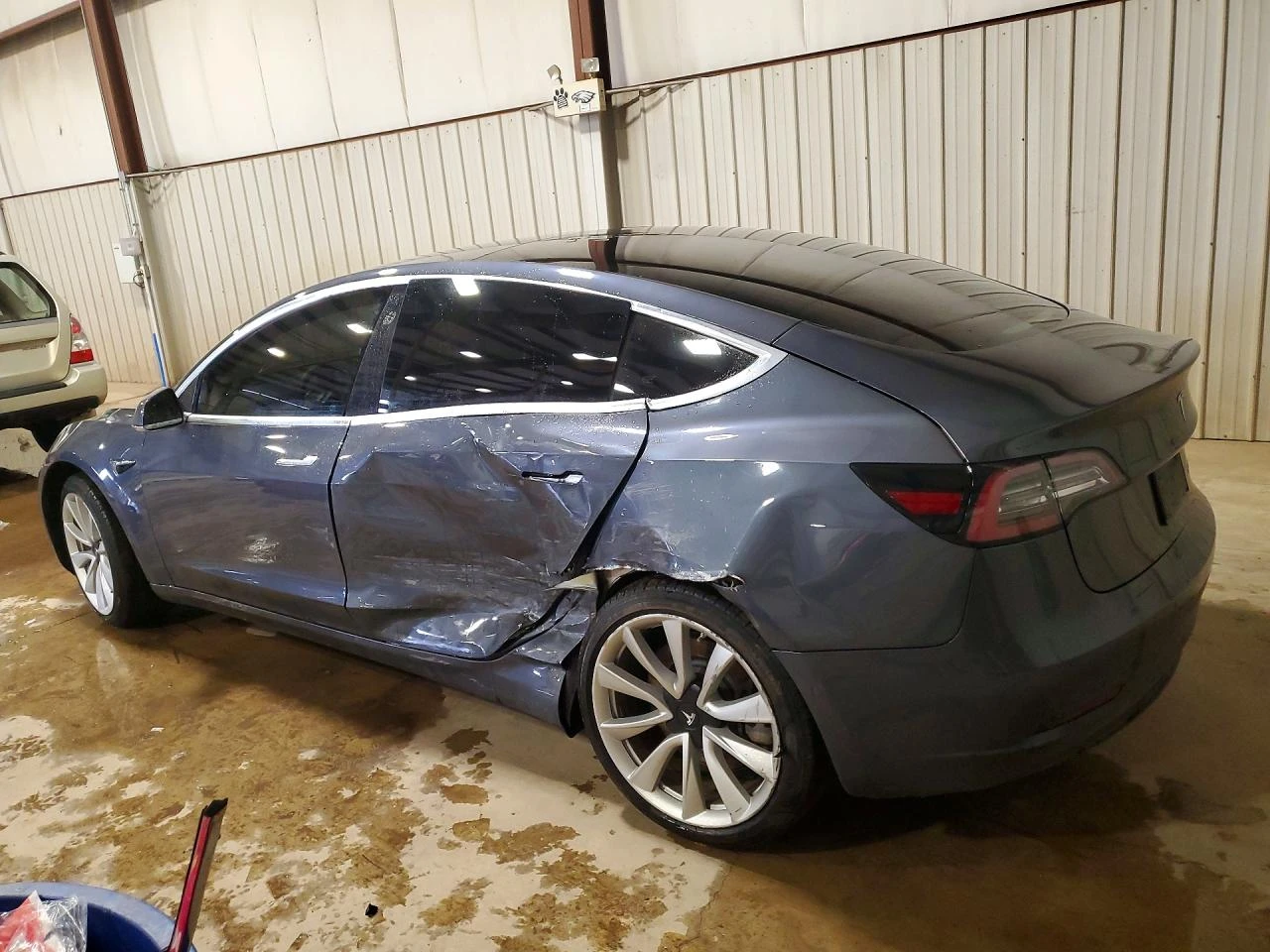 Tesla Model 3, снимка 2 - Автомобили и джипове - 54273307