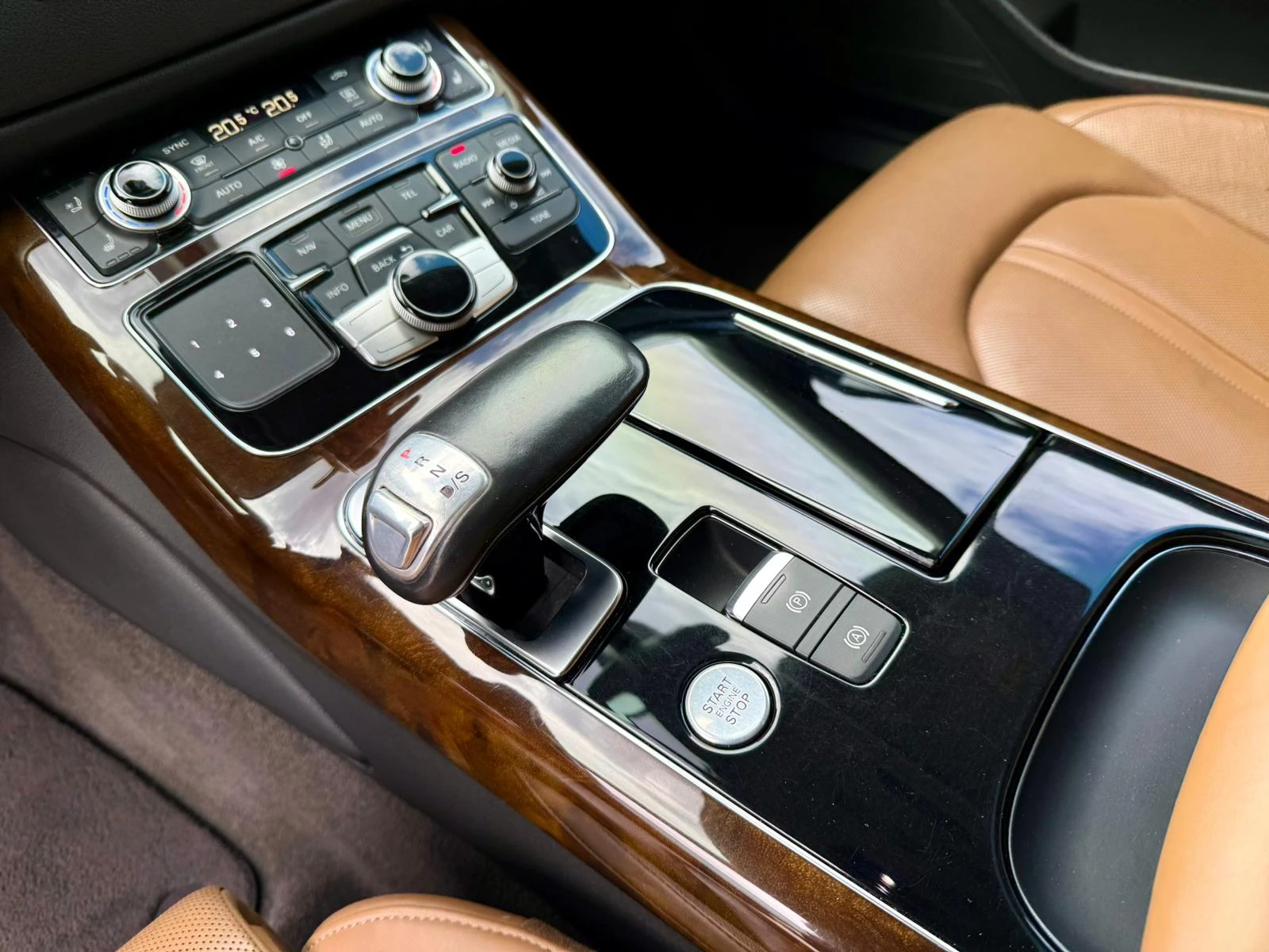 Audi A8 Matrix * LED* Обдух * Масаж* 360, снимка 12 - Автомобили и джипове - 54407635