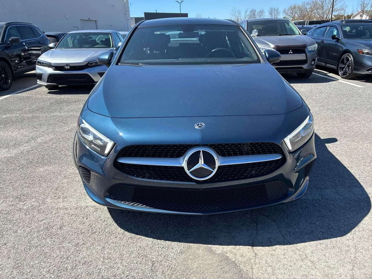 Mercedes-Benz A 220 * КАМЕРА * ПОДГРЕВ * NAVI * ПАМЕТ, снимка 6 - Автомобили и джипове - 54435583