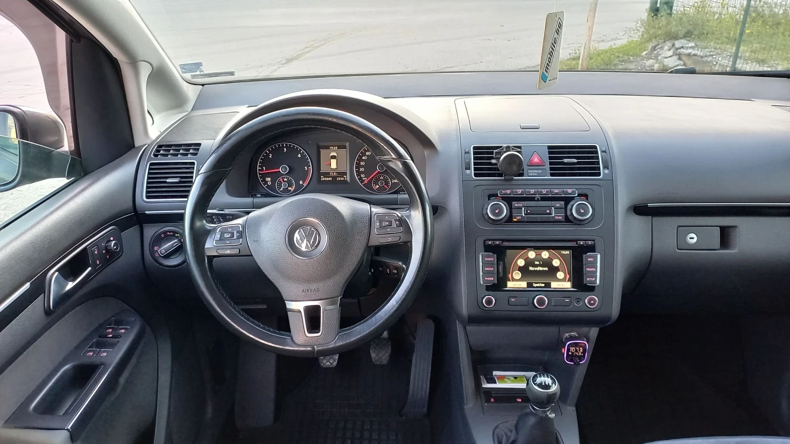 VW Touran 2.0tdi 140к.с, снимка 14 - Автомобили и джипове - 54498286