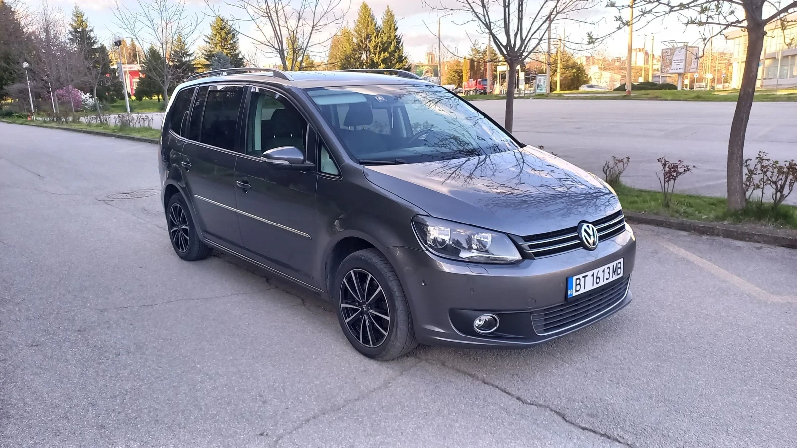 VW Touran 2.0tdi 140к.с, снимка 2 - Автомобили и джипове - 54498286