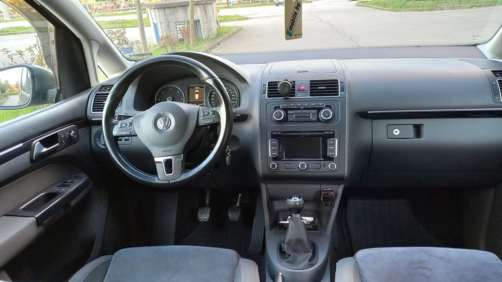 VW Touran 2.0tdi 140к.с, снимка 12 - Автомобили и джипове - 54498286
