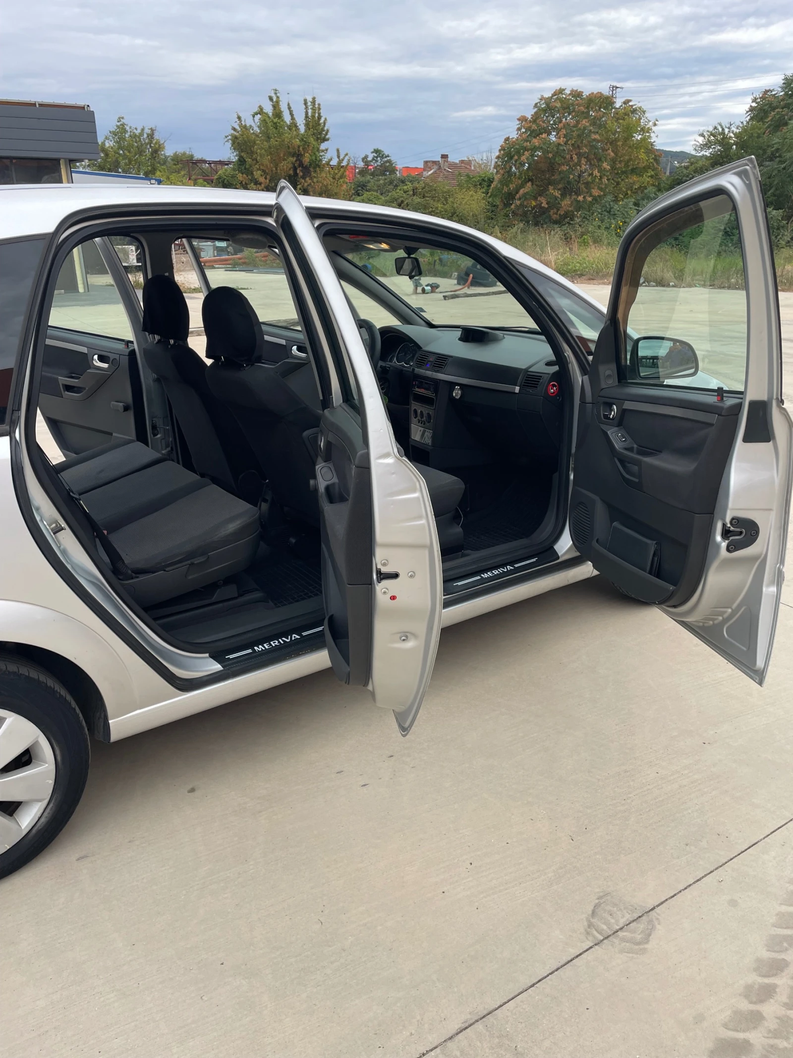 Opel Meriva 1.6 КЛИМАТИК, снимка 12 - Автомобили и джипове - 56200350