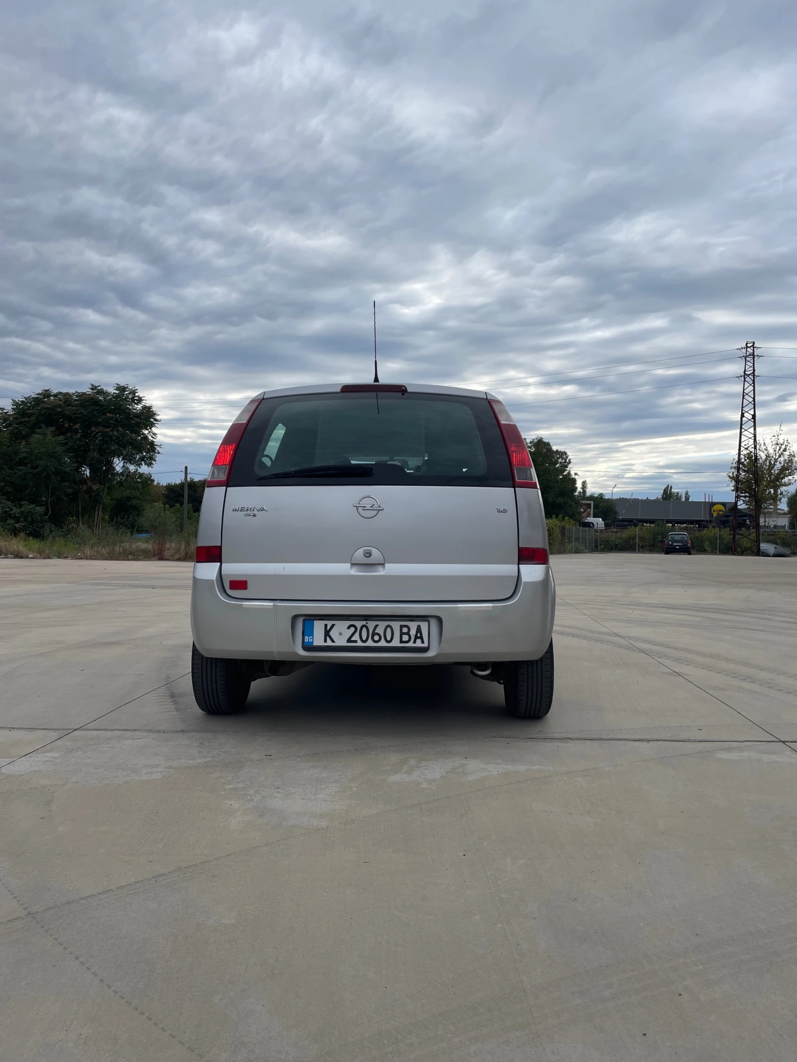 Opel Meriva 1.6 КЛИМАТИК, снимка 7 - Автомобили и джипове - 56200350