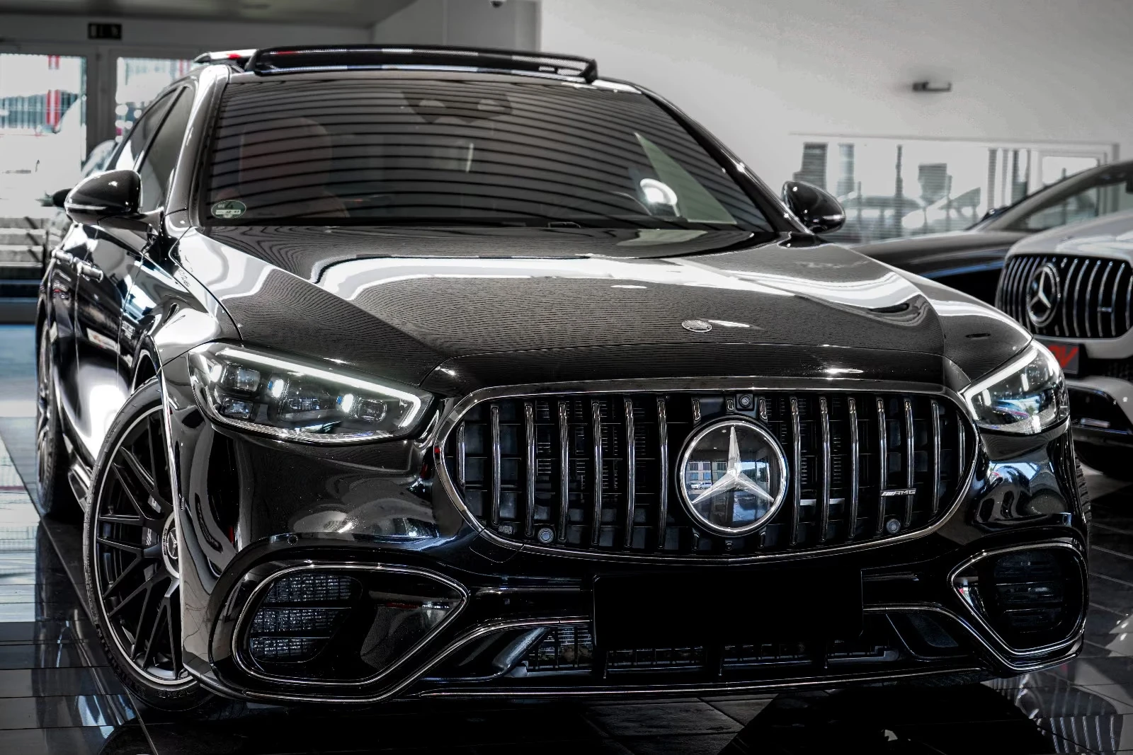 Mercedes-Benz S 63 AMG e LONG/PHEV/802HP/4x4/TV/DESIGNO/PANO/MASSAGE/343h, снимка 3 - Автомобили и джипове - 56233749