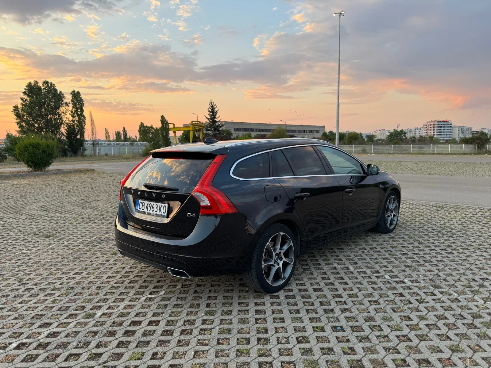 Volvo V60 D4 Ocean Race, снимка 4 - Автомобили и джипове - 56266669