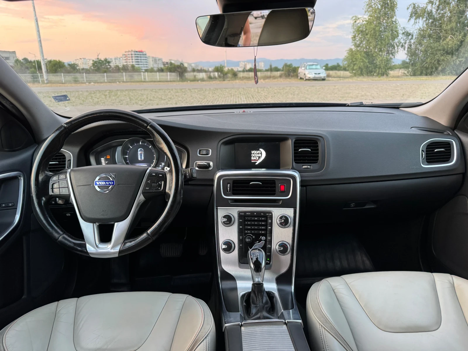 Volvo V60 D4 Ocean Race, снимка 15 - Автомобили и джипове - 56266669