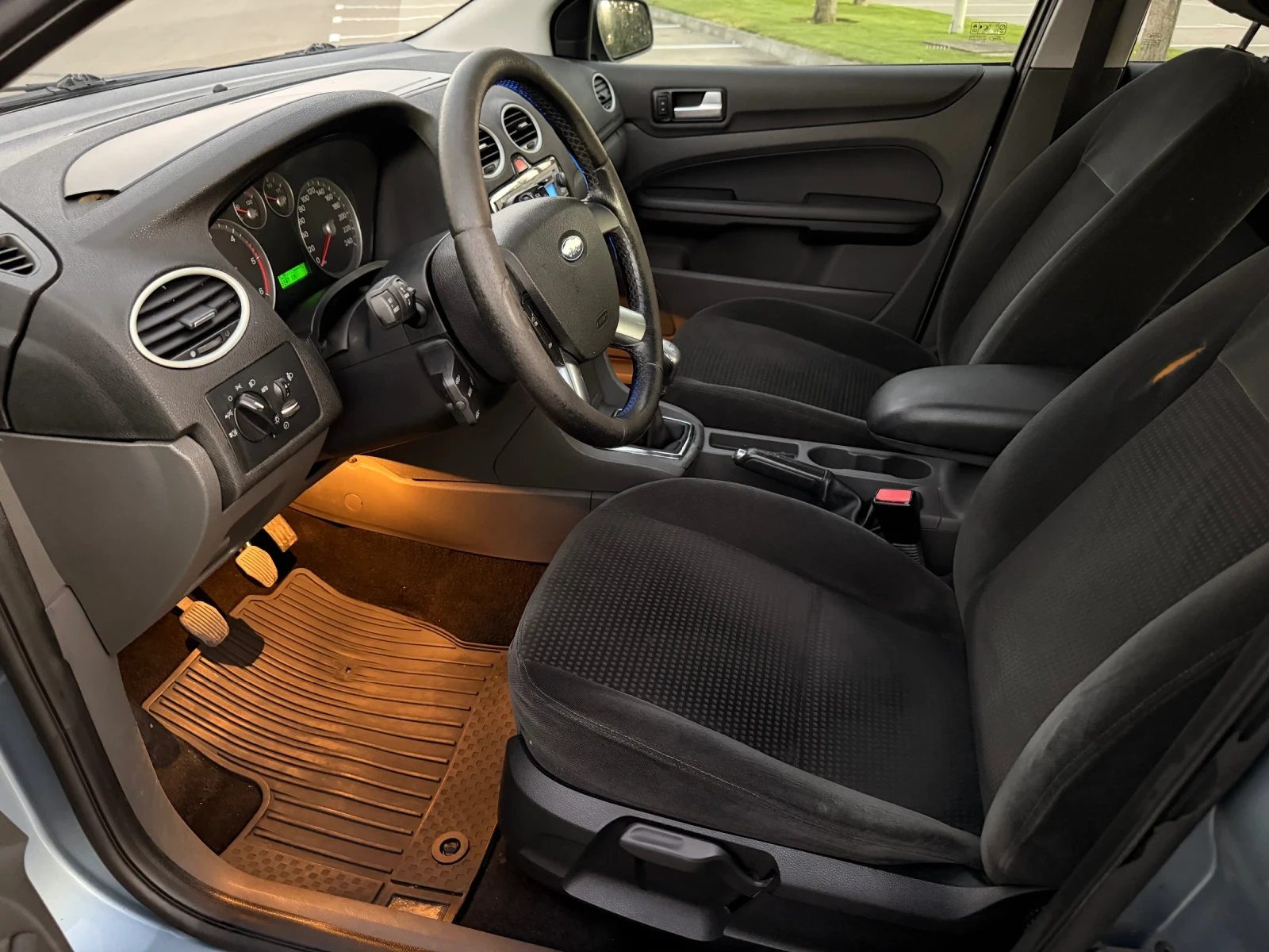 Ford Focus Климатроник , снимка 6 - Автомобили и джипове - 56570972