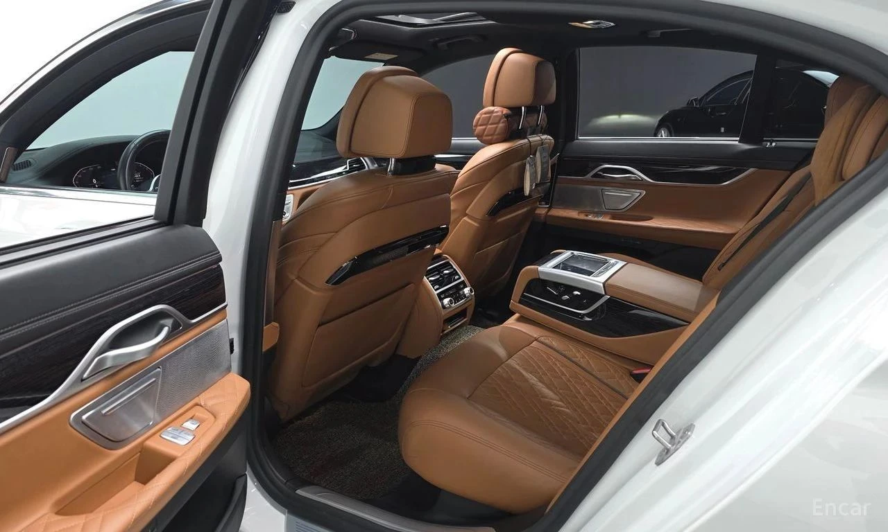 BMW 740, снимка 10 - Автомобили и джипове - 56689709