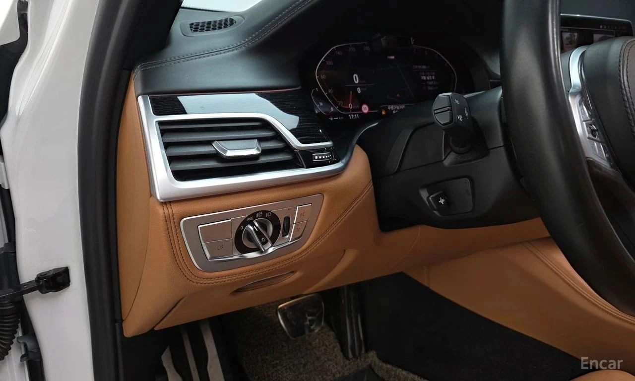 BMW 740, снимка 12 - Автомобили и джипове - 56689709