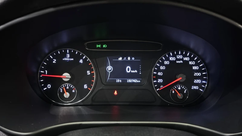 Kia Sorento 2.0 Prestige, снимка 8 - Автомобили и джипове - 52641930