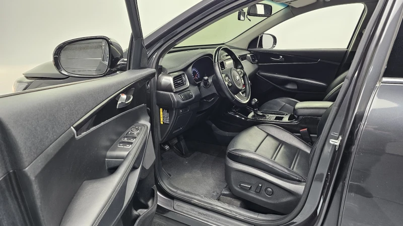 Kia Sorento 2.0 Prestige, снимка 10 - Автомобили и джипове - 52641930