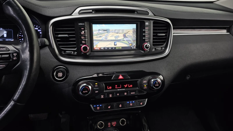 Kia Sorento 2.0 Prestige, снимка 14 - Автомобили и джипове - 52641930