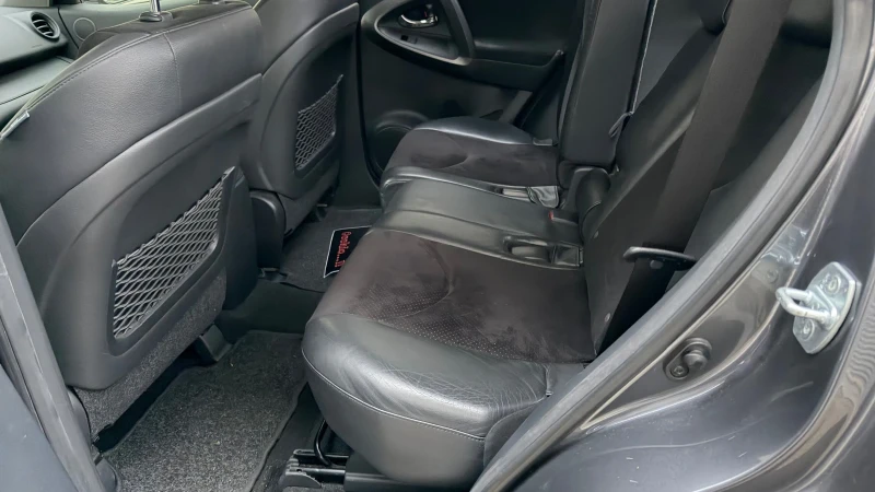 Toyota Rav4 Style, снимка 2 - Автомобили и джипове - 52848653