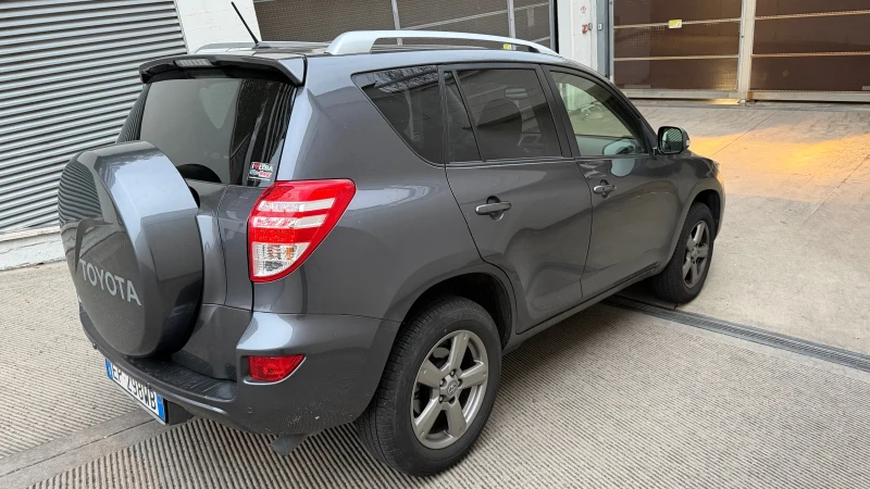 Toyota Rav4 Style, снимка 10 - Автомобили и джипове - 52848653