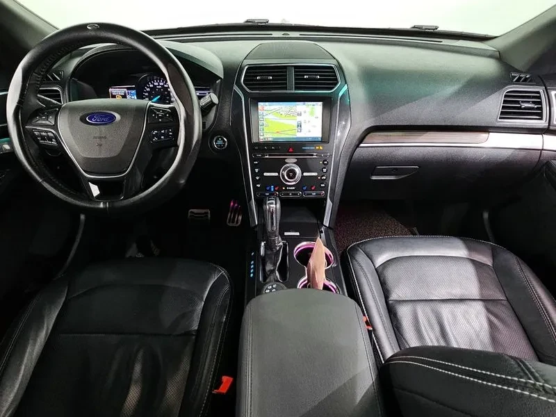 Ford Explorer 2.3 AWD, снимка 7 - Автомобили и джипове - 54351523