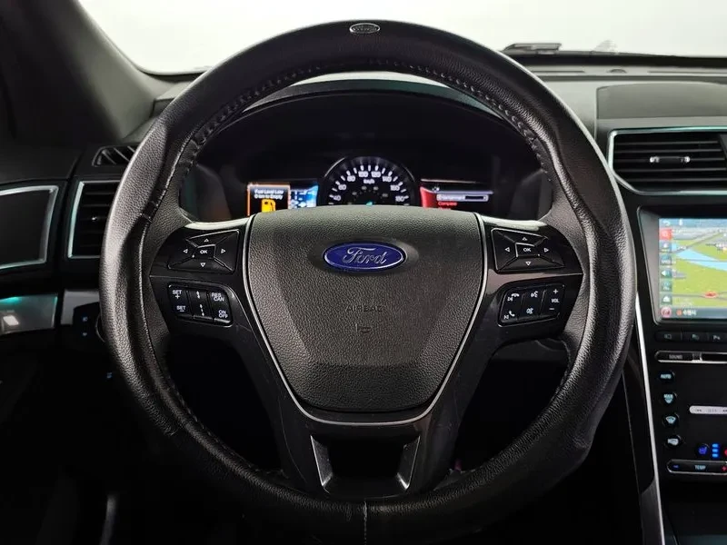 Ford Explorer 2.3 AWD, снимка 13 - Автомобили и джипове - 54351523