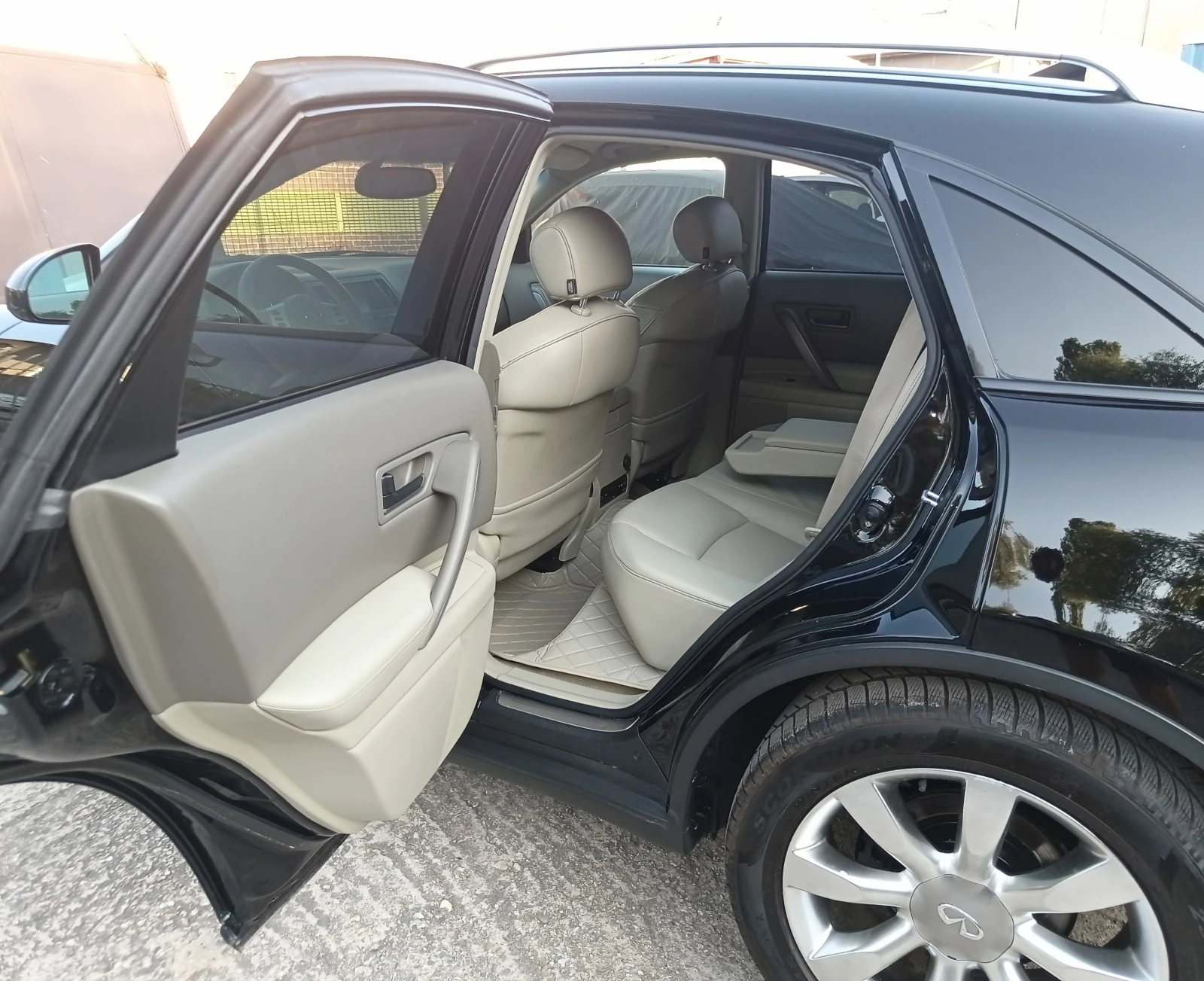 Infiniti Fx 35 Tech.Package-AWD, снимка 8 - Автомобили и джипове - 55093007