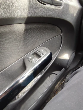 Opel Corsa 1.2i Ecotec, 4 cylinder  - 2915 € / 5701.24 лв. - 19526799 10