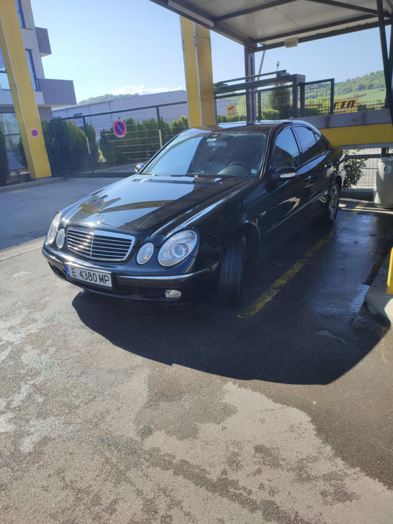 Mercedes-Benz E 200, снимка 7 - Автомобили и джипове - 46718152