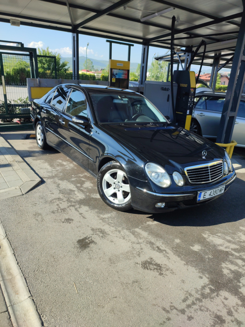 Mercedes-Benz E 200, снимка 6 - Автомобили и джипове - 46718152