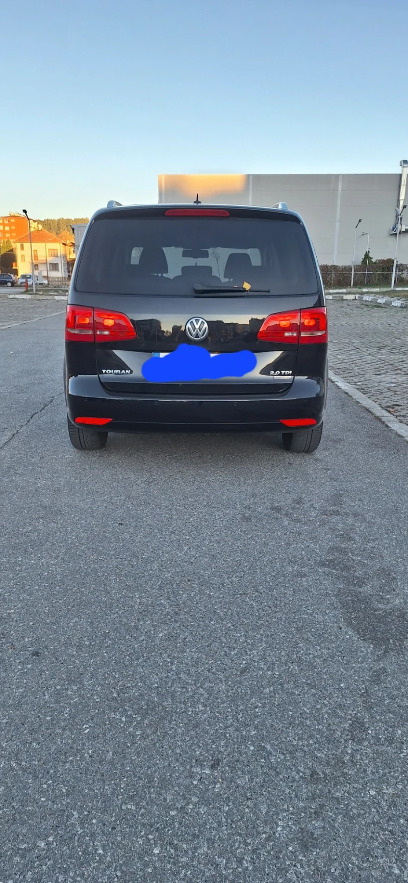 VW Touran 2.0 TDI, снимка 2 - Автомобили и джипове - 48366983