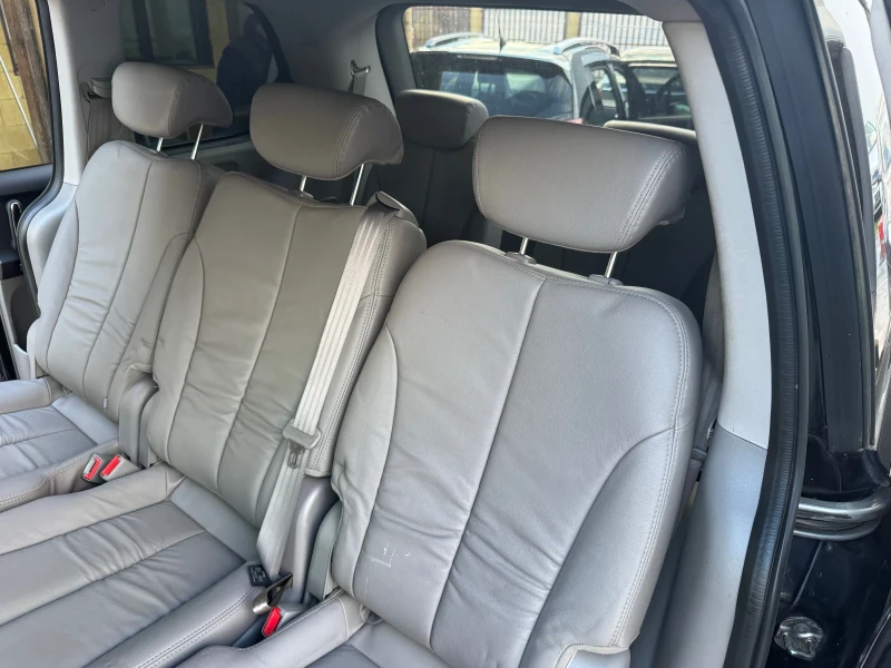 Kia Carnival 2.2 CRDI 194кс. 7местс вс. екстри, снимка 9 - Автомобили и джипове - 48149931