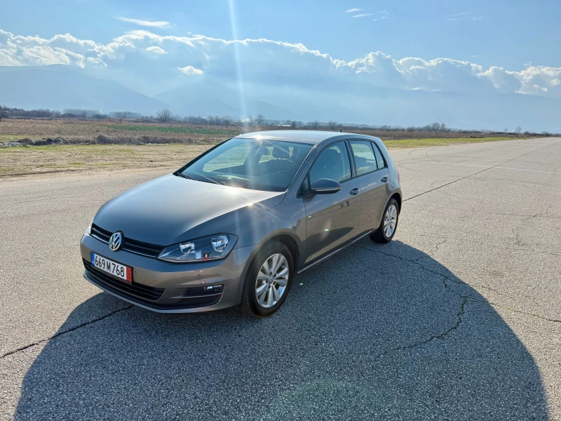 VW Golf, снимка 1 - Автомобили и джипове - 48311584