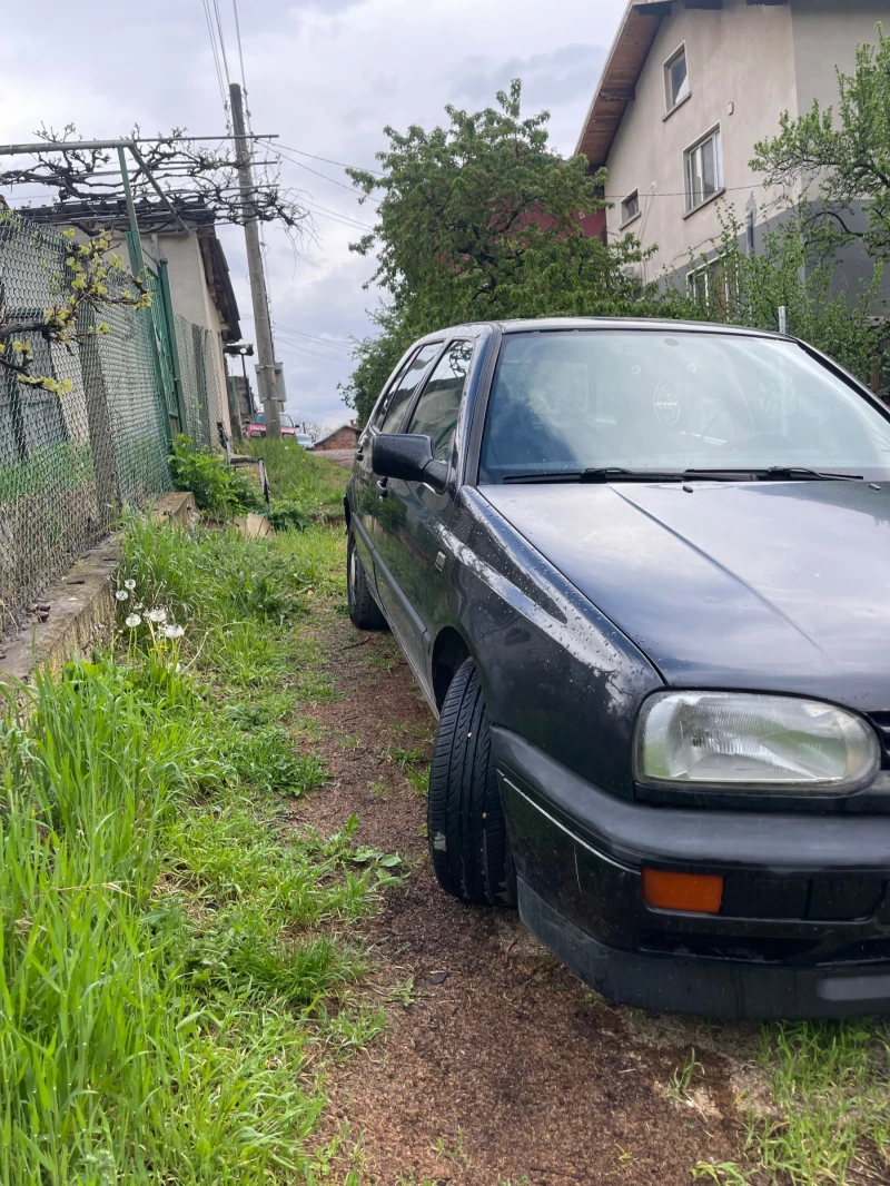 VW Golf, снимка 5 - Автомобили и джипове - 52898700