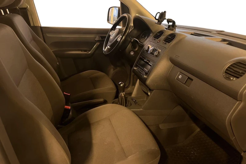 VW Caddy 1.6 TDI MAXI, снимка 9 - Автомобили и джипове - 52567632