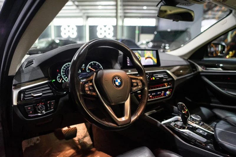 BMW 530 D XDRIVE FACELIFT FULL M PACK ЛИЗИНГ 100%, снимка 12 - Автомобили и джипове - 53013939