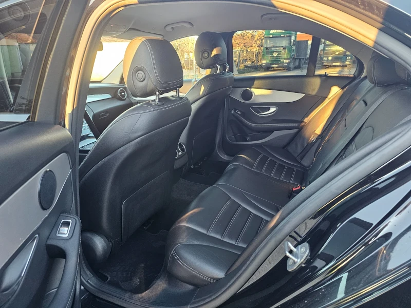 Mercedes-Benz C 220 4-matic AMG OPTIC DIGITAL 9g tronic, снимка 8 - Автомобили и джипове - 53101410
