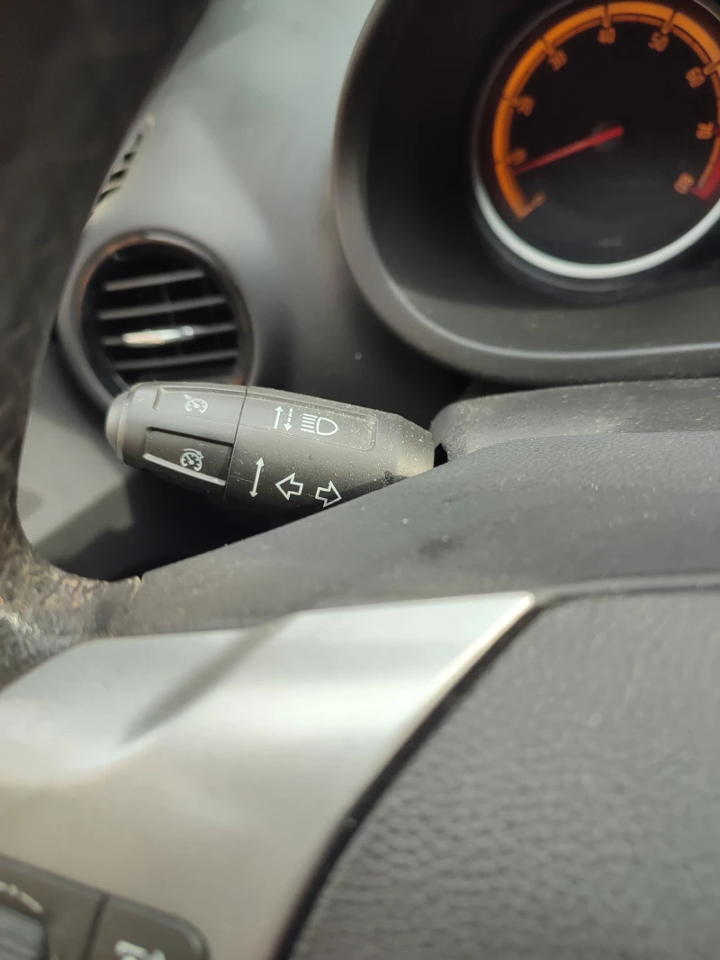 Opel Corsa 1.2i Ecotec, 4 cylinder , снимка 8 - Автомобили и джипове - 53229869