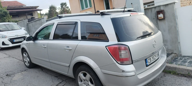 Opel Astra Комби, снимка 3 - Автомобили и джипове - 53354608