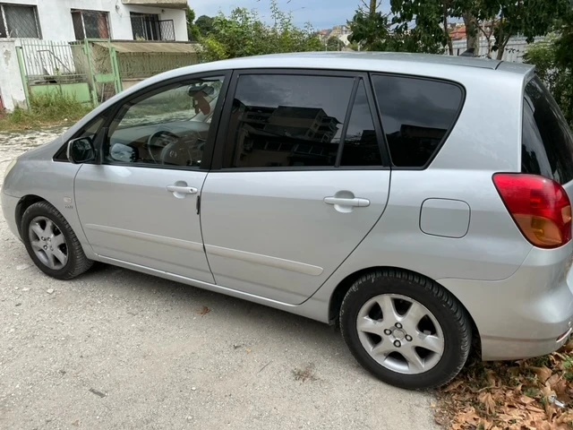 Toyota Corolla verso 1.6 vvt, снимка 9 - Автомобили и джипове - 48605775