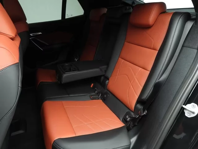 BMW iX2 eDrive 20 / M SPORT / H&K / CAMERA / , снимка 17 - Автомобили и джипове - 55476872