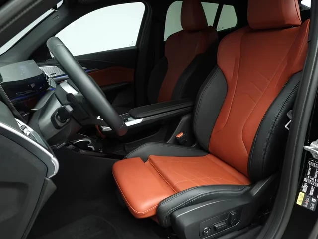 BMW iX2 eDrive 20 / M SPORT / H&K / CAMERA / , снимка 8 - Автомобили и джипове - 55476872