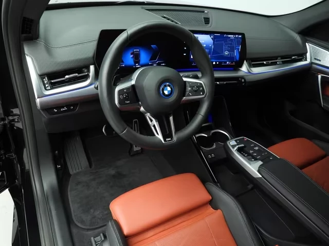 BMW iX2 eDrive 20 / M SPORT / H&K / CAMERA / , снимка 9 - Автомобили и джипове - 55476872
