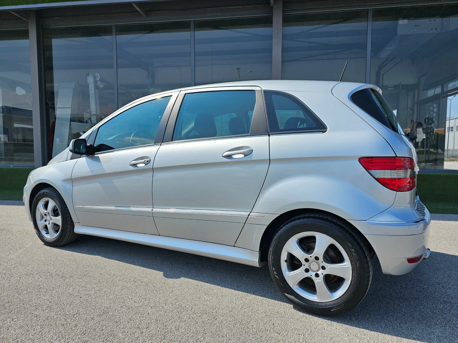 Mercedes-Benz B 200 Sport Paket Comand PDC - изображение 3