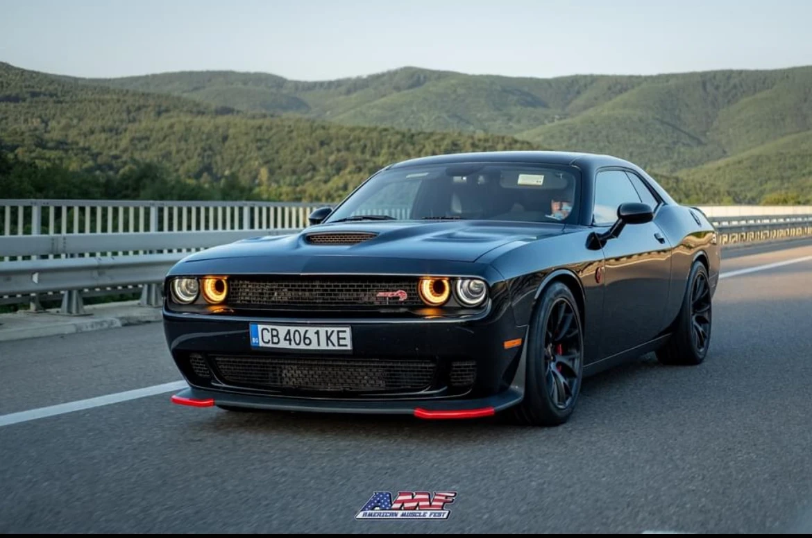 Dodge Challenger SRT HELLCAT 6, 2 V8 - изображение 3