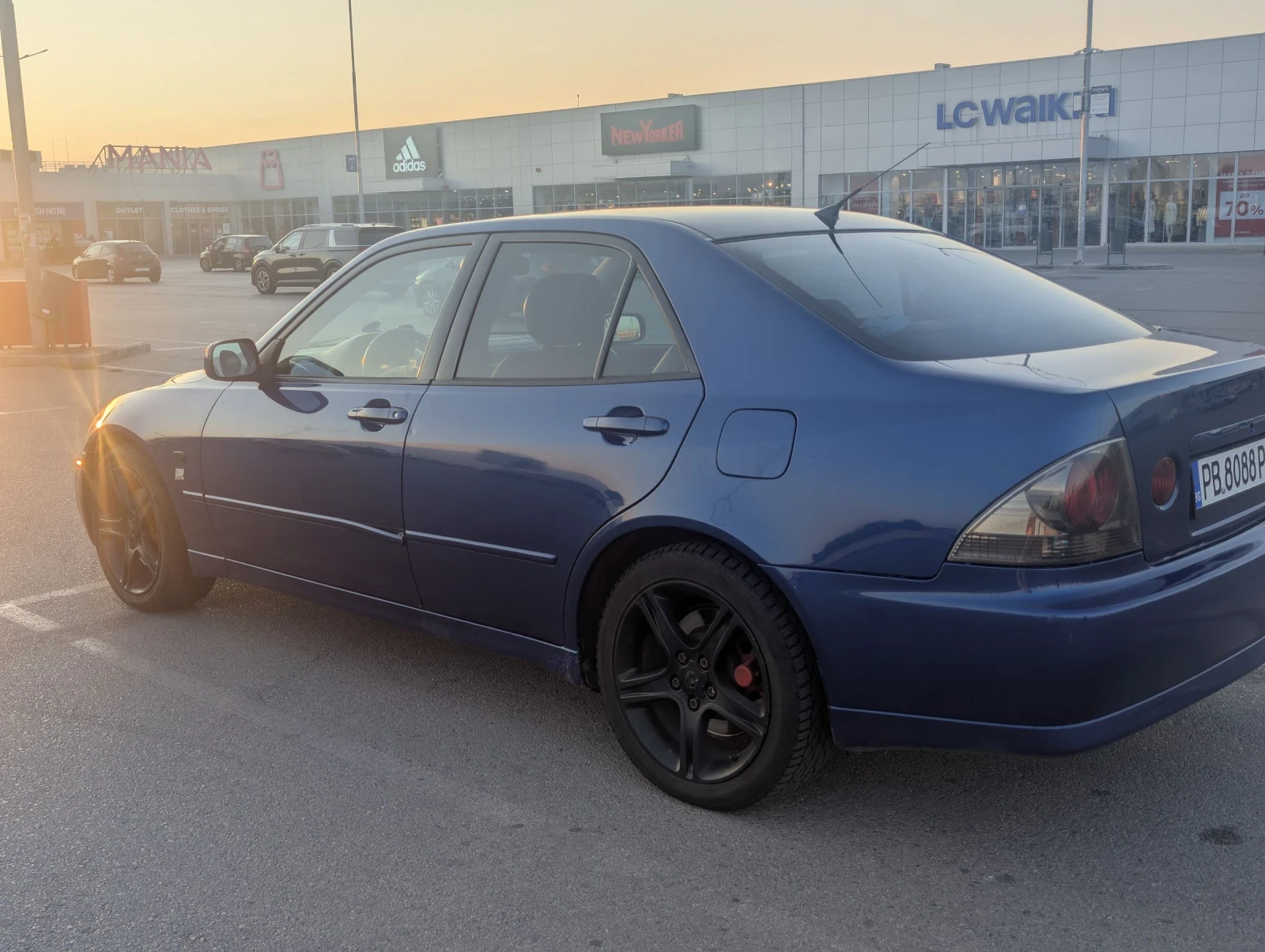 Lexus IS 200  - изображение 5