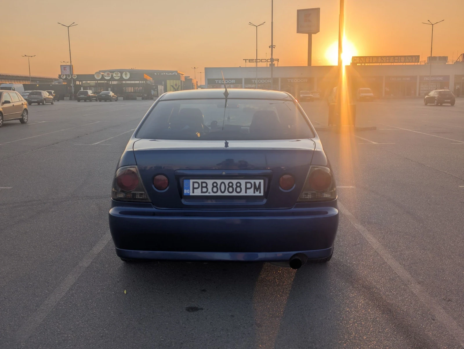 Lexus IS 200  - изображение 4